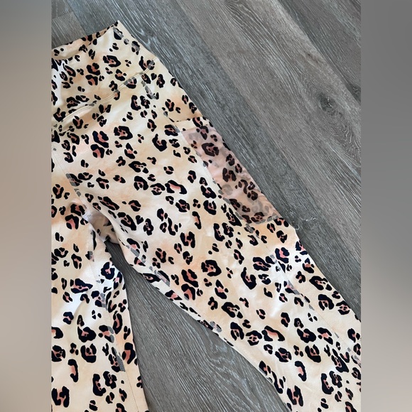 FABLETICS Leopard Print Leggings with Mesh Pockets - Picture 3 of 8